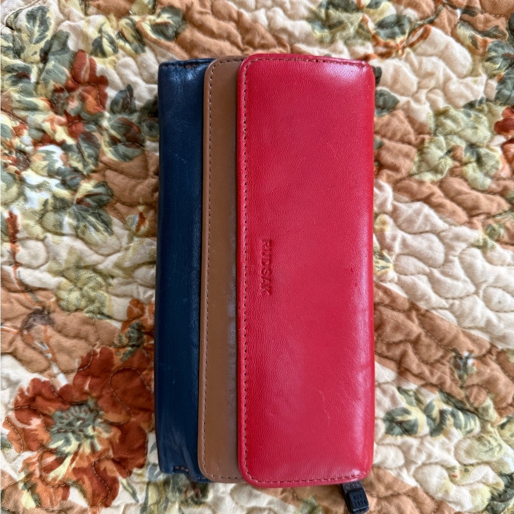 RUDSAK Tri-Color Leather Wallet — Red, Brown, Navy